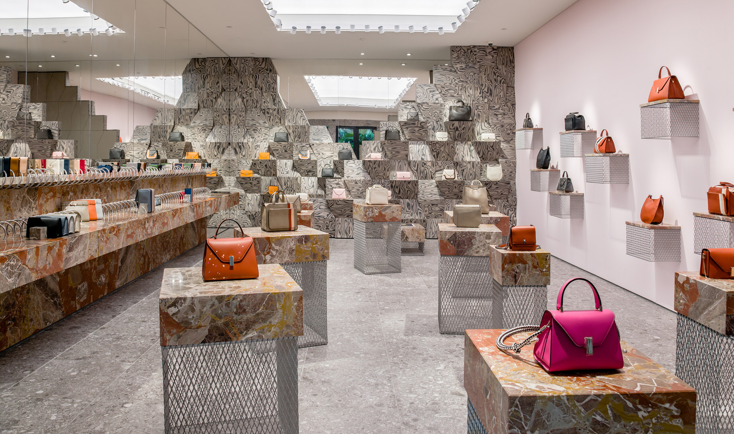 441_Valextra_05_cropped