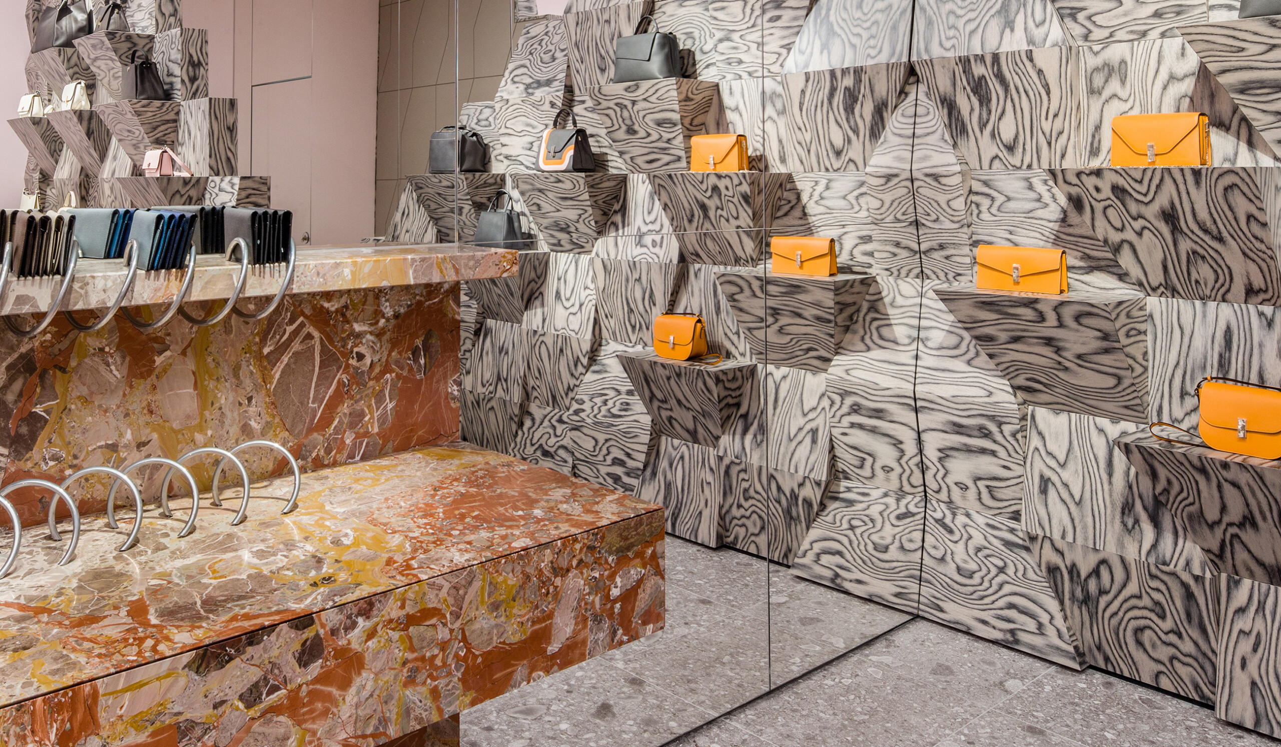 441_Valextra_08_cropped