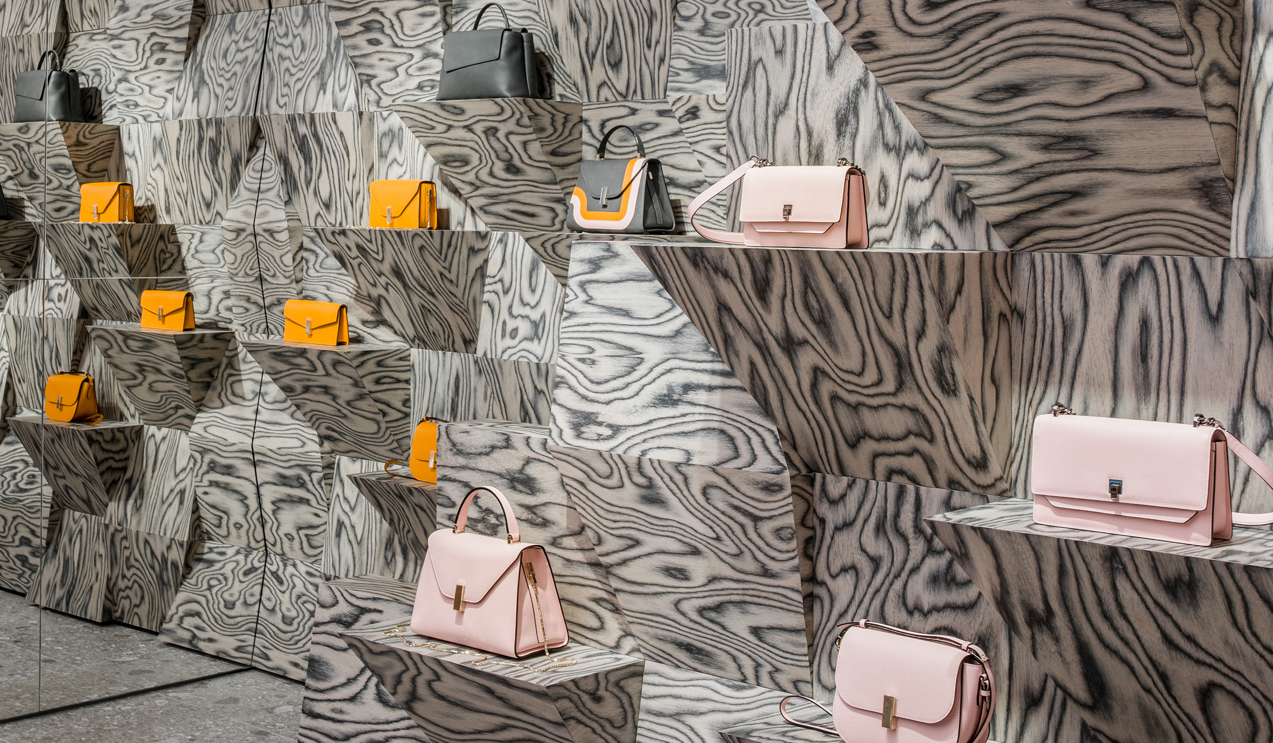 441_Valextra_04_cropped