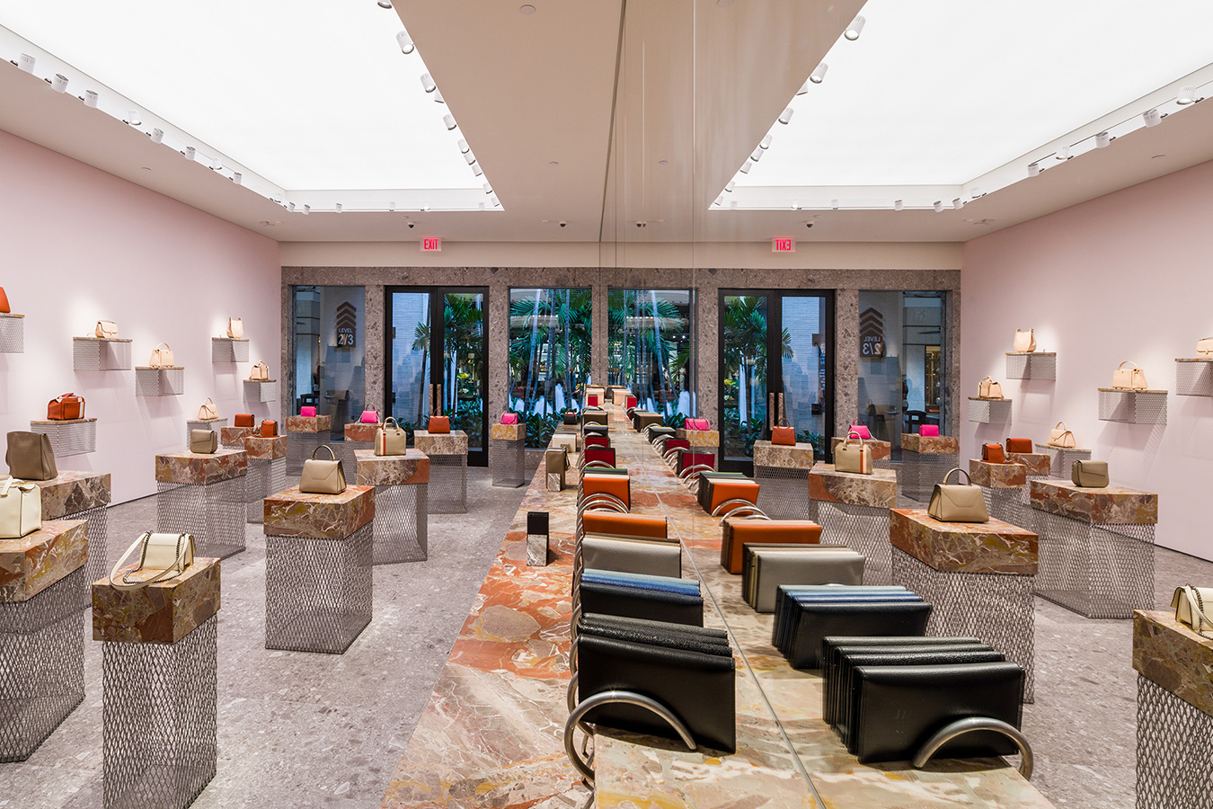 441_Valextra_07_cropped